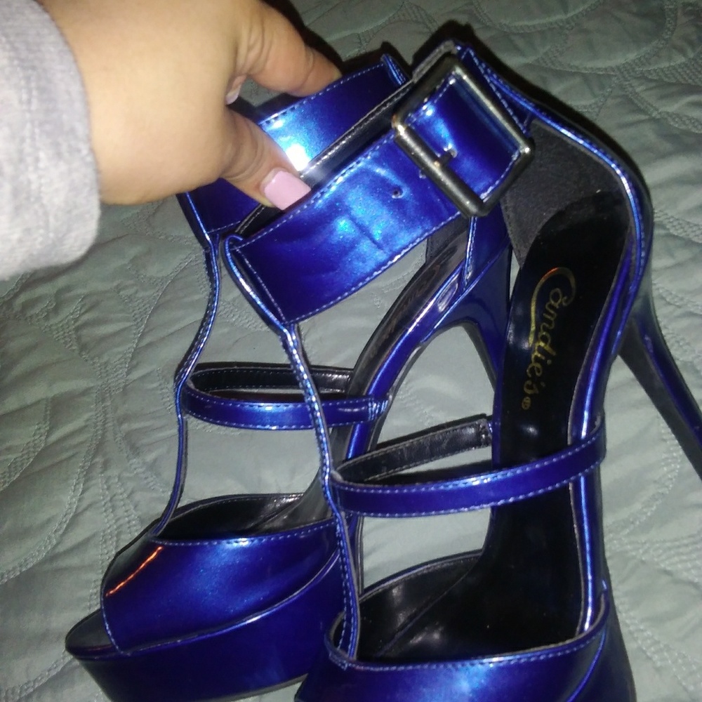 Candies heels .